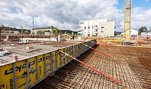 Bewehrungsarbeiten der Tiefgaragendecke in Saarburg 
